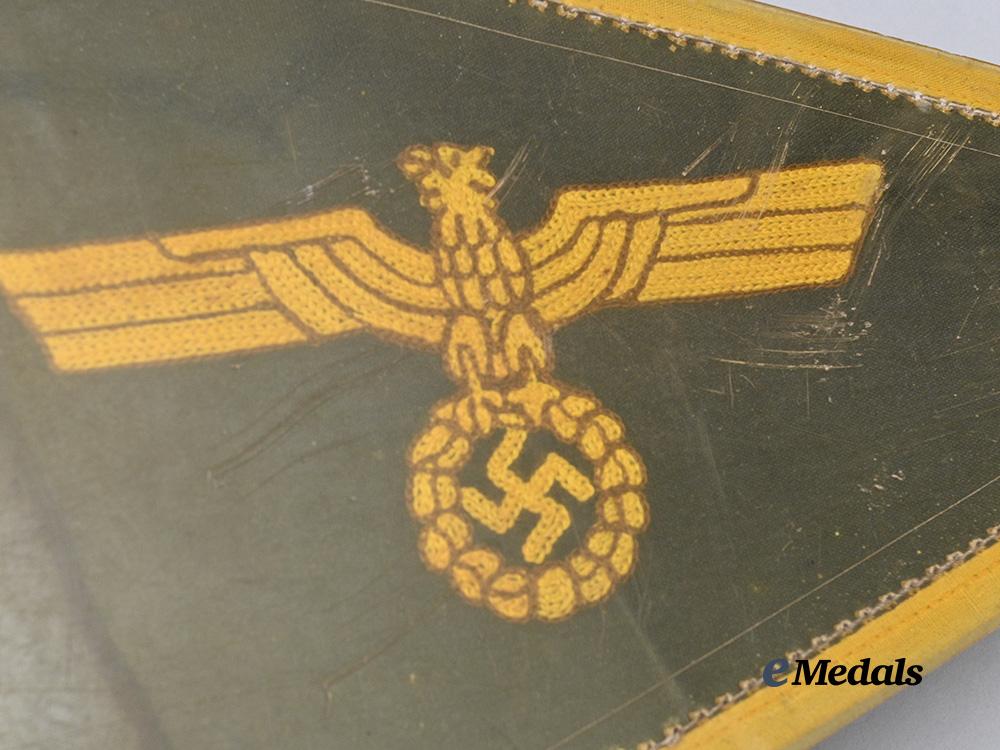 germany,_wehrmacht._a_rare_general’s_staff_car_fender_pennant_e_medals__g64023_7