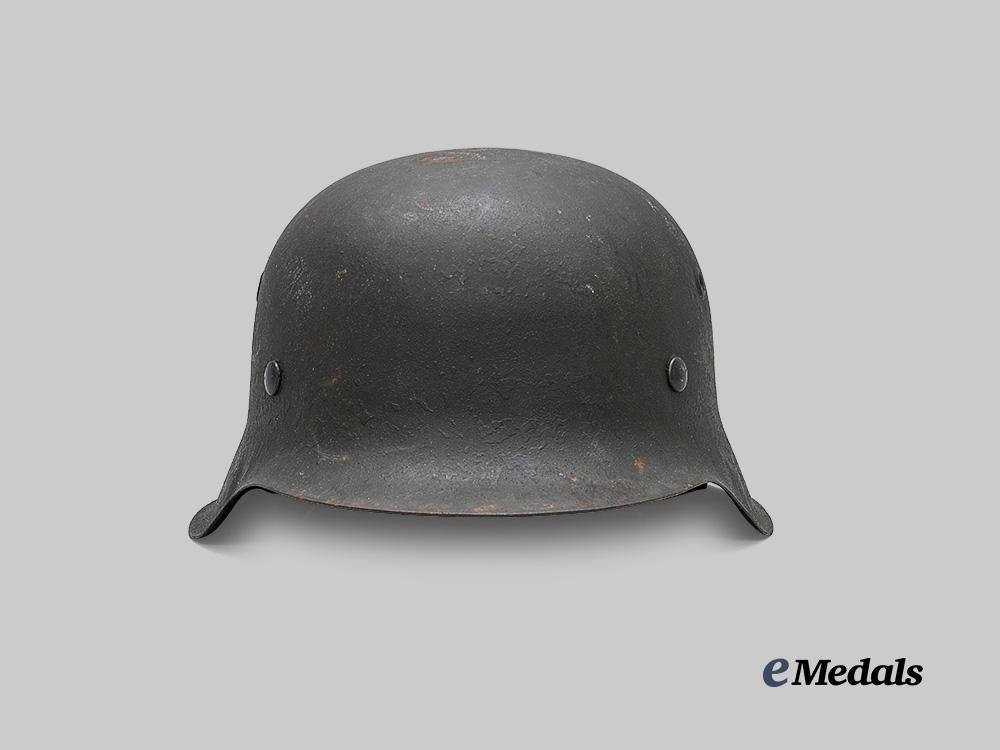 germany,_heer._an_m42_stahlhelm,_repurposed_example_e_medals__g64025_2
