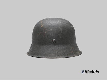 germany,_heer._an_m42_stahlhelm,_repurposed_example_e_medals__g64025_5
