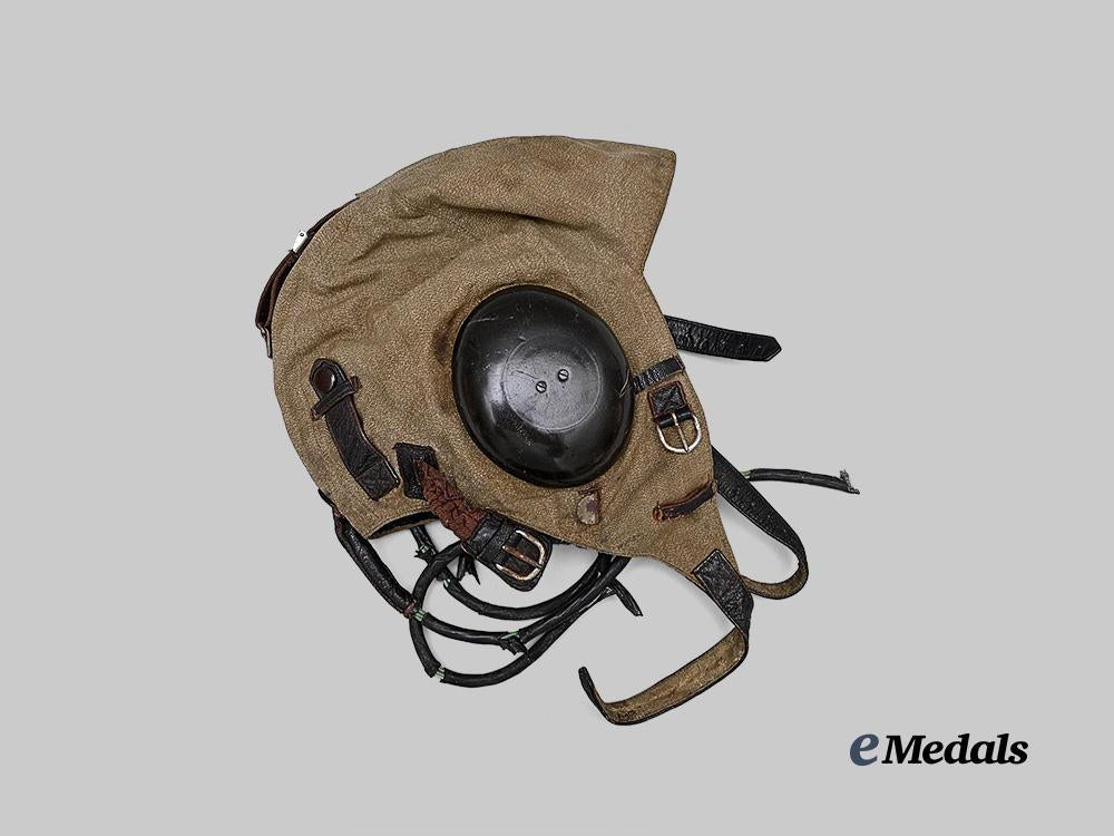 germany,_luftwaffe._a_summer_flight_helmet,_with_siemens_sound,_by_striegel&_wagner_e_medals__g64030_5