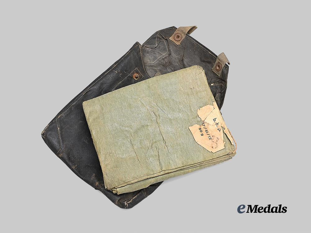germany,_wehrmacht._a_gas_cape_and_pouch,_early_issue_e_medals__g64032_4