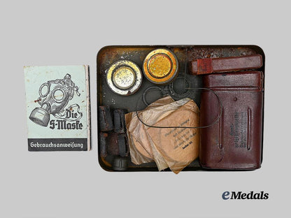 germany,_third_reich._a_gas_hood_accessory_set,_with_case_e_medals__g64033_4