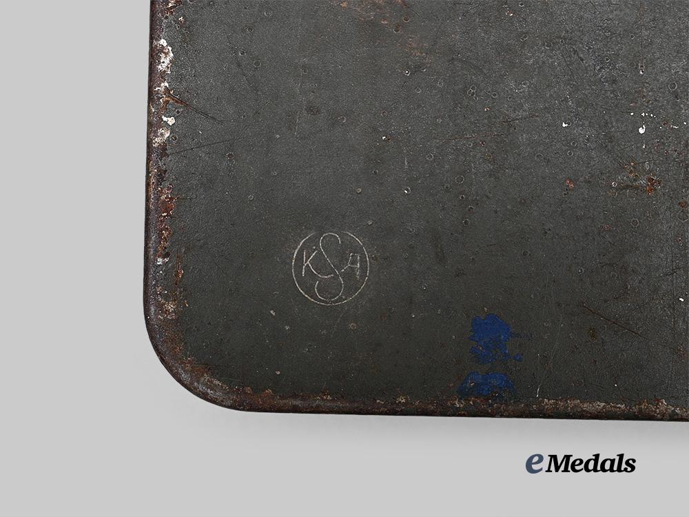 germany,_third_reich._a_gas_hood_accessory_set,_with_case_e_medals__g64033_6