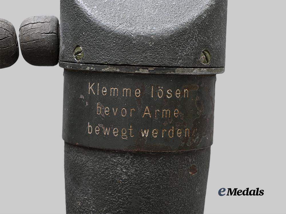 germany,_imperial._a_foot_artillery_s._f.14_binocular_periscope,_by_carl_paul_goerz_e_medals__g64046_8