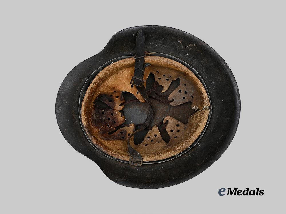 germany,_heer._an_m42_stahlhelm,_by_emaillierwerke_a._g._e_medals__g64047_7