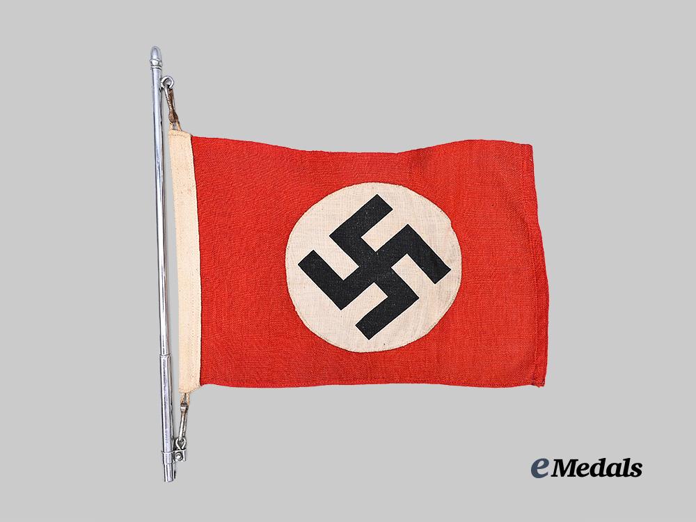 germany,_n_s_d_a_p._a_staff_car_national_flag_fender_pennant_e_medals__g64052_2