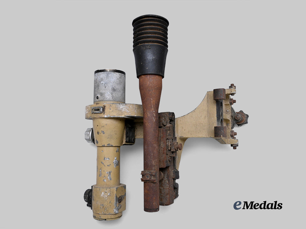 germany,_wehrmacht._a2_cm_flak_target_sight,_by_josef_schneider&_co._e_medals__g64061_2