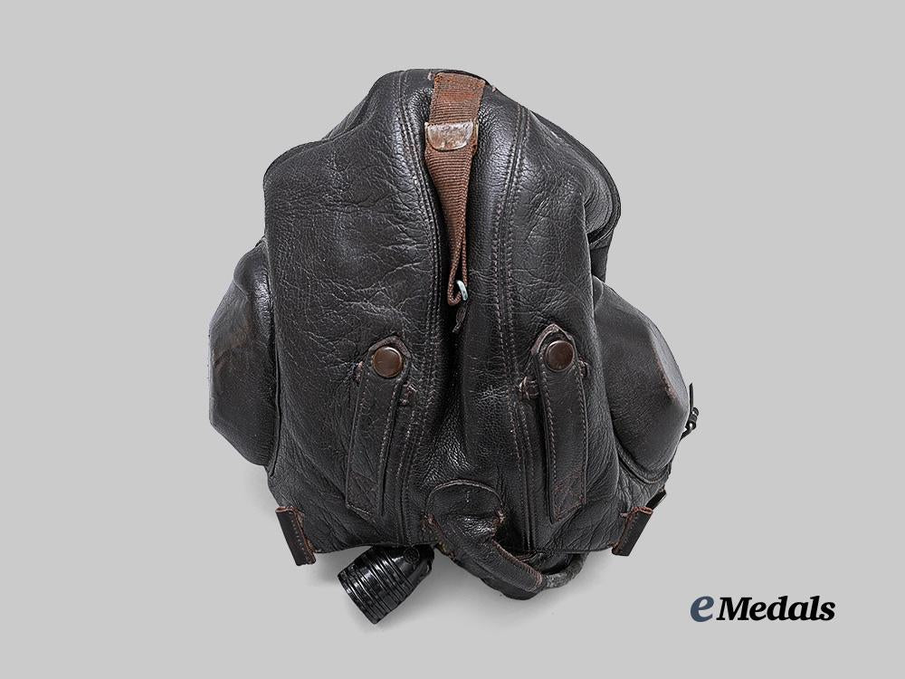 germany,_luftwaffe._a_winter_flight_helmet,_with_communications_equipment,_mid-_war_example_by_deutsche_telephonwerke_e_medals__g64064_13