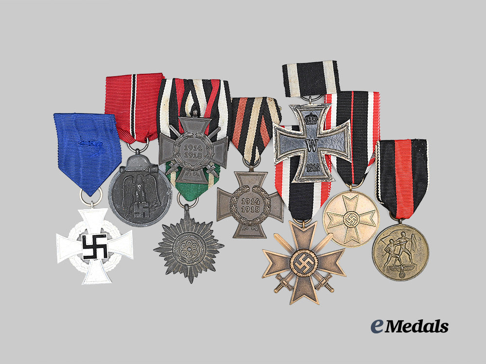 germany,_third_reich._a_lot_of_awards_for_military_and_civil_service_e_medals__g64081_2