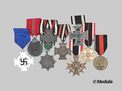 germany,_third_reich._a_lot_of_awards_for_military_and_civil_service_e_medals__g64081_2