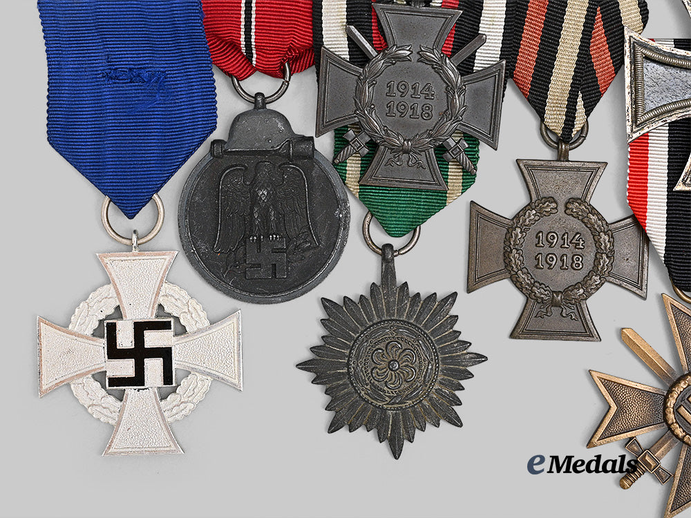 germany,_third_reich._a_lot_of_awards_for_military_and_civil_service_e_medals__g64081_3
