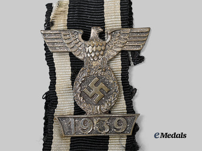 germany,_wehrmacht._a1939_clasp_to_the_iron_cross_i_i_class,_type_i,_by_boerger&_co._e_medals__g64093_3