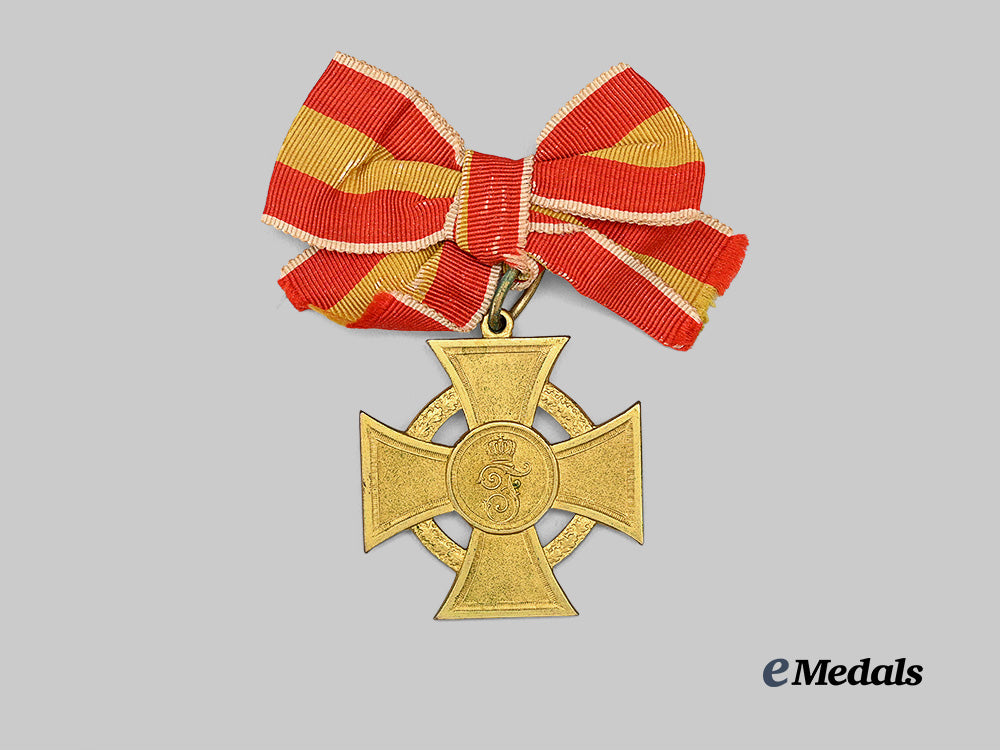baden,_grand_duchy._a_cross_for_voluntary_war_aid_with_oak_wreath_e_medals__g64113_2