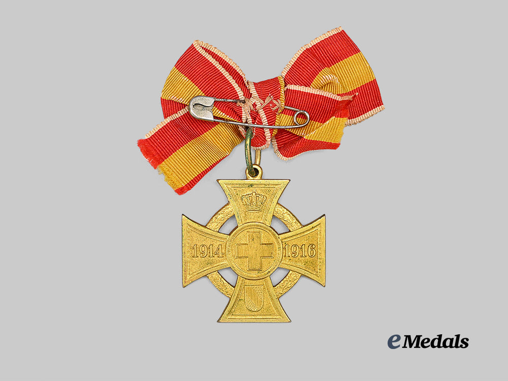 baden,_grand_duchy._a_cross_for_voluntary_war_aid_with_oak_wreath_e_medals__g64113_4