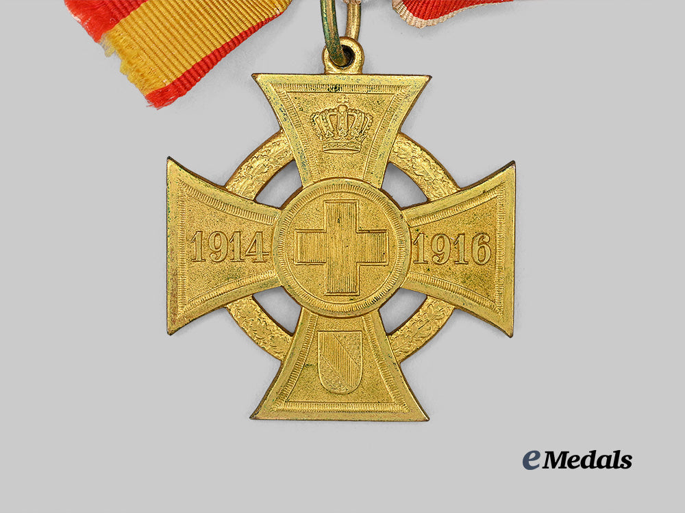 baden,_grand_duchy._a_cross_for_voluntary_war_aid_with_oak_wreath_e_medals__g64113_5