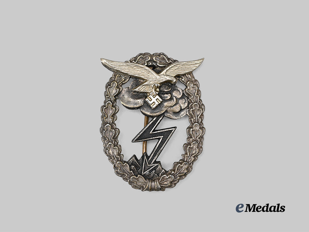germany,_luftwaffe._a_ground_assault_badge,_by_c._e._juncker_e_medals__g64114_2
