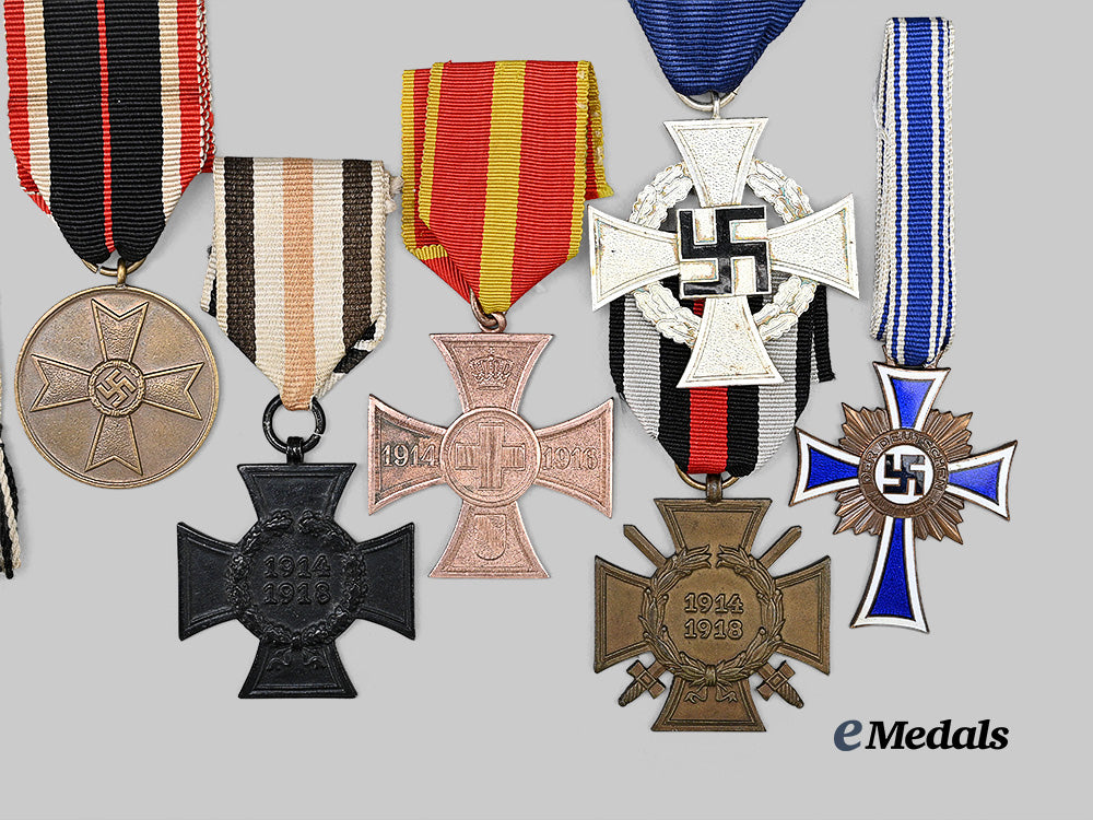 germany,_third_reich._a_lot_of_awards_for_military_and_civil_service_e_medals__g64125_4