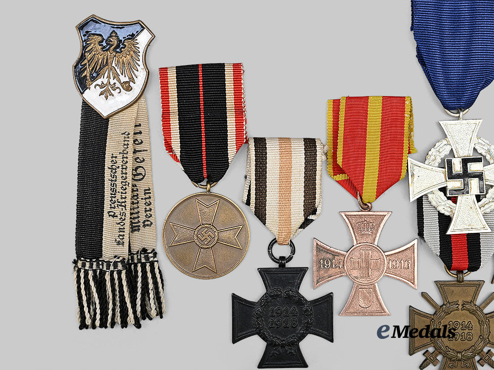 germany,_third_reich._a_lot_of_awards_for_military_and_civil_service_e_medals__g64125_5