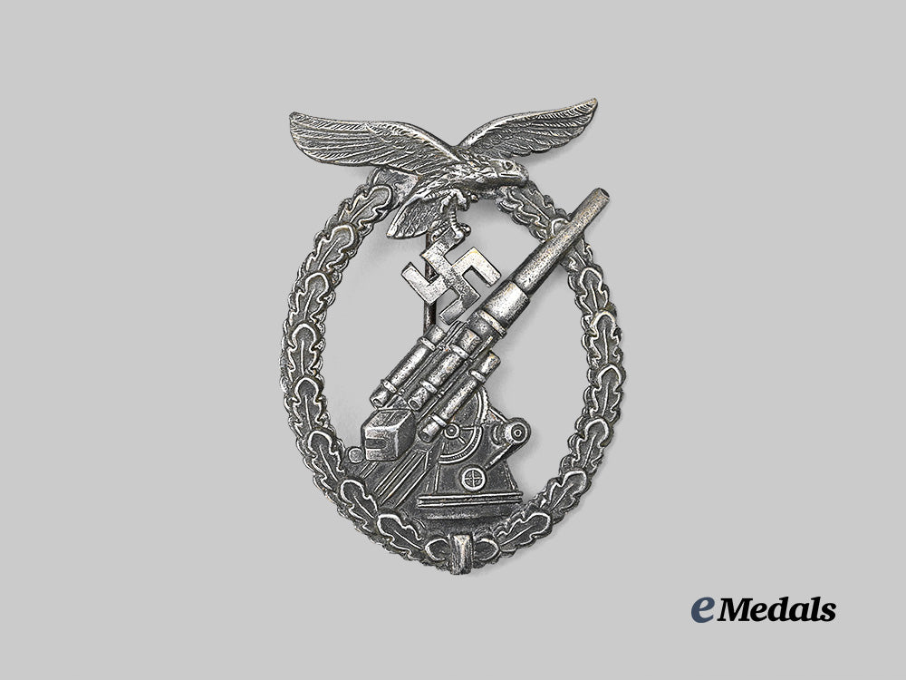 germany,_luftwaffe._a_flak_badge,_dual-_marked_l_d_o_example,_by_f._w._assmann&_söhne_e_medals__g64137_2