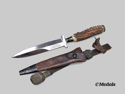 germany,_imperial._a_rare_first_world_war_staghorn_grip_fighting_knife,_by_anton_wingen_jr._e_medals__g64141_3