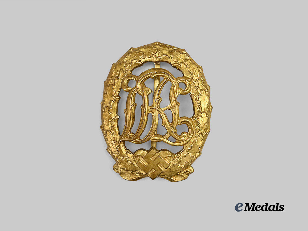 germany,_third_reich._a_d_r_l_sports_badge,_gold_grade,_by_hermann_wernstein_e_medals__g64145_2