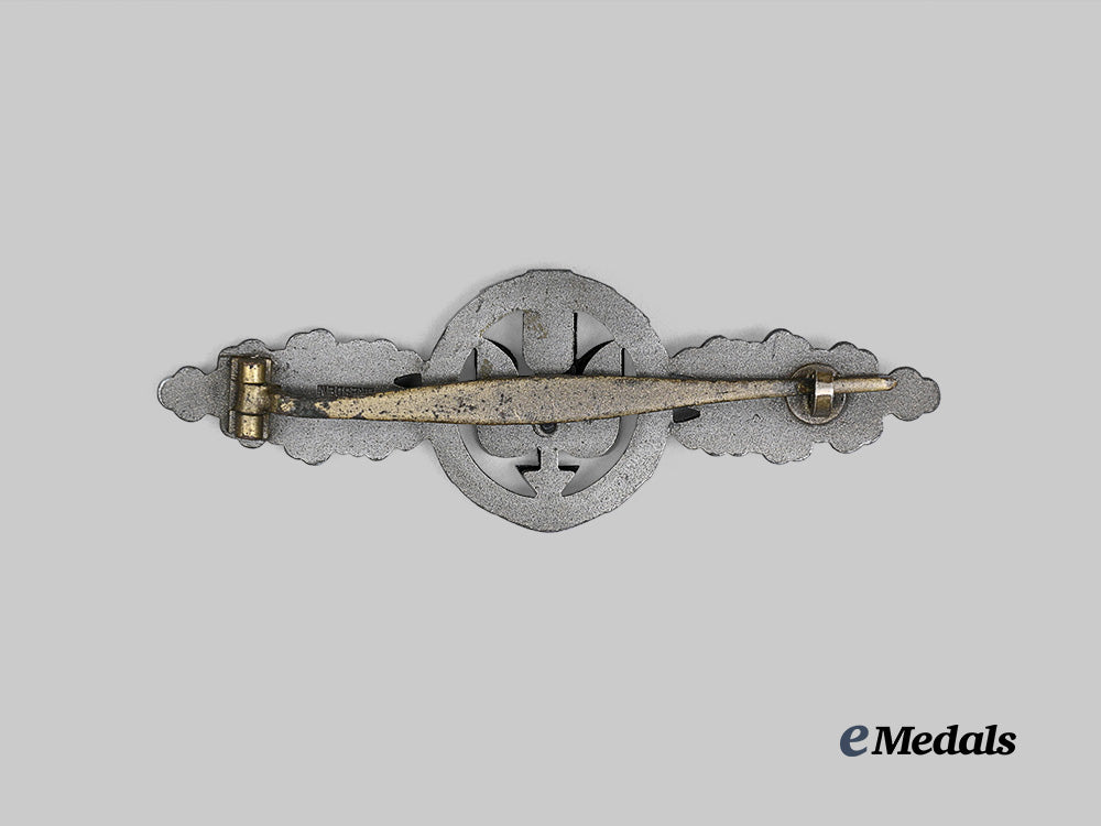 germany,_luftwaffe._a_short-_range_day_fighter_clasp,_gold_grade_by_g._h._osang,_with_certificate_of_authenticity_e_medals__g64252_4