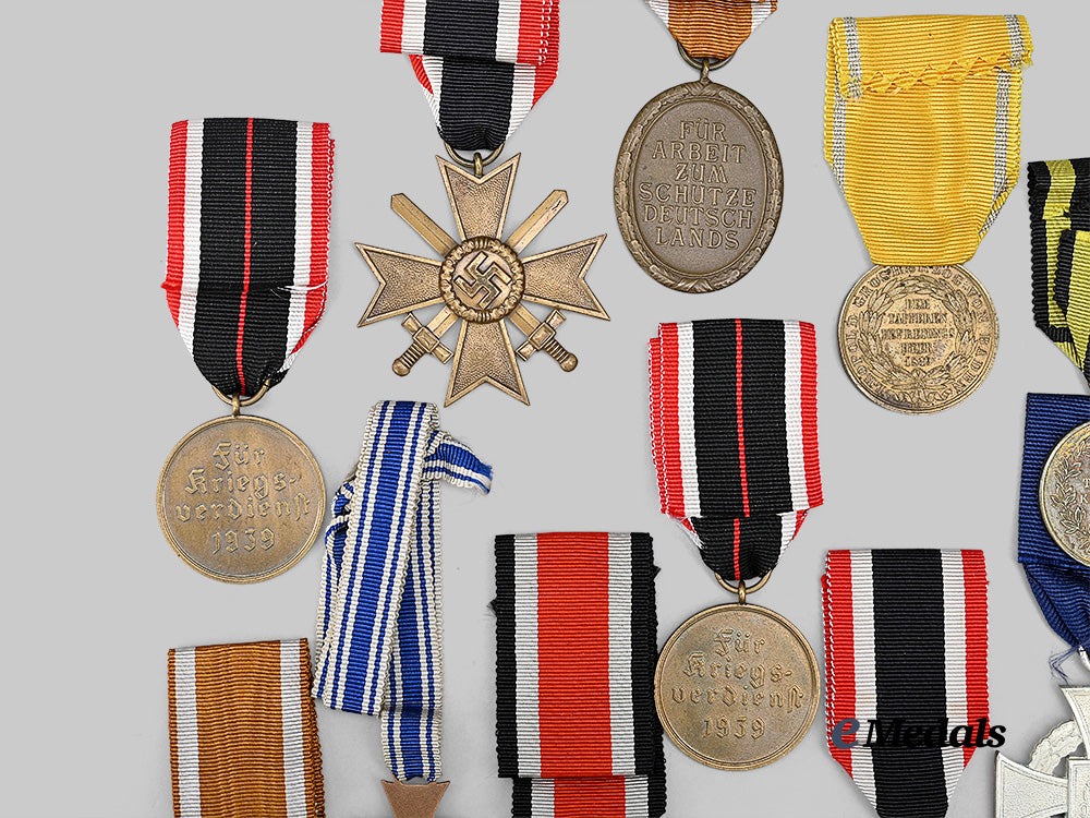 germany,_third_reich._a_mixed_lot_of_awards_for_military_and_civil_service_e_medals__g64255_12