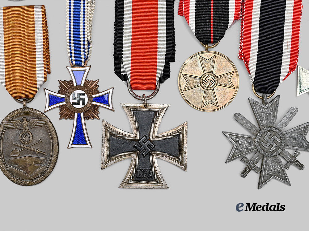 germany,_third_reich._a_mixed_lot_of_awards_for_military_and_civil_service_e_medals__g64255_4
