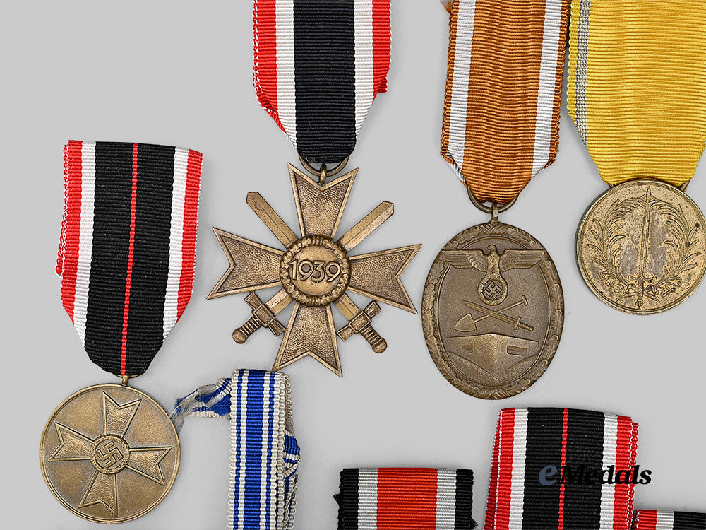 germany,_third_reich._a_mixed_lot_of_awards_for_military_and_civil_service_e_medals__g64255_6