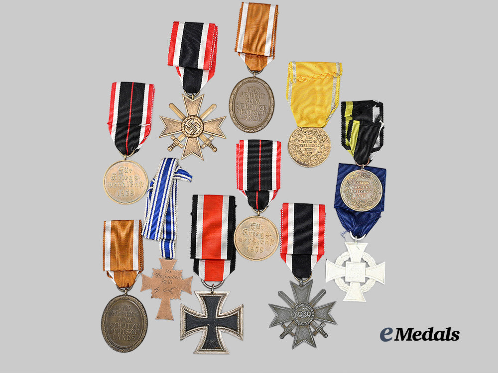 germany,_third_reich._a_mixed_lot_of_awards_for_military_and_civil_service_e_medals__g64255_9