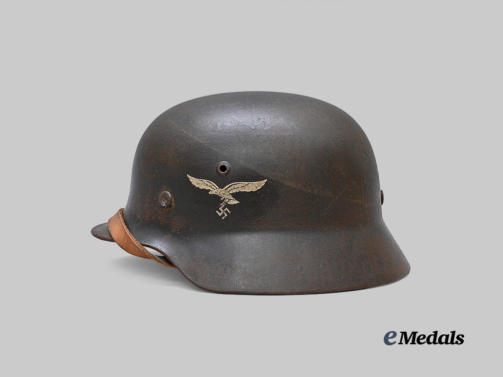 germany,_luftwaffe._an_m35_stahlhelm,_refurbished_example,_by_eisenhüttenwerke_thale_e_medals__g64256_3
