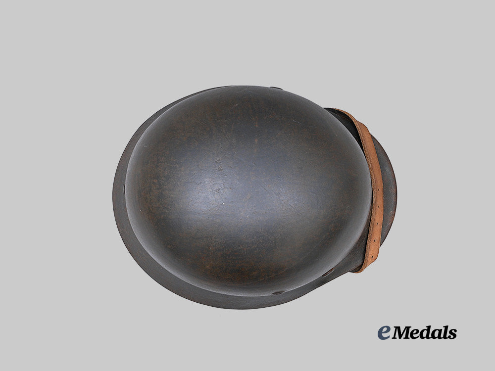germany,_luftwaffe._an_m35_stahlhelm,_refurbished_example,_by_eisenhüttenwerke_thale_e_medals__g64256_6
