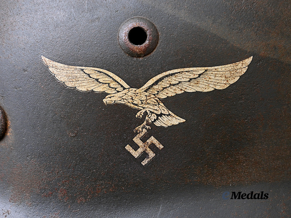 germany,_luftwaffe._an_m35_stahlhelm,_refurbished_example,_by_eisenhüttenwerke_thale_e_medals__g64256_8