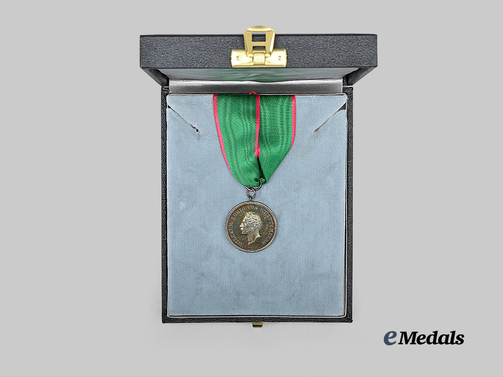 württemberg,_kingdom._a_commemorative_medal_for_the_opening_of_hohenheim_agricultural_academy,_in_silver,_with_case_e_medals__g64257_3