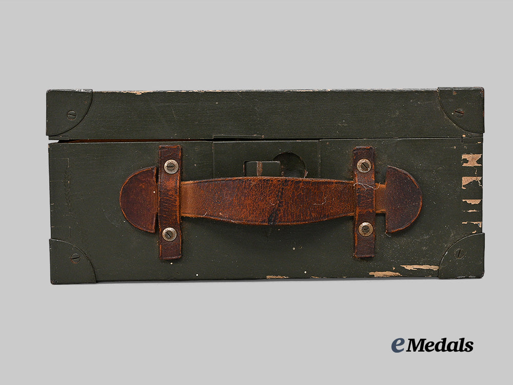 germany,_imperial._a_mint_first_world_war_medical_kit_e_medals__g64278_4