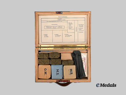 germany,_imperial._a_mint_first_world_war_medical_kit_e_medals__g64278_6