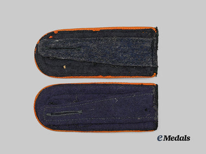 germany,_heer._a_set_of_feldgendarmerie_feldwebel_shoulder_straps_e_medals__g64308_3