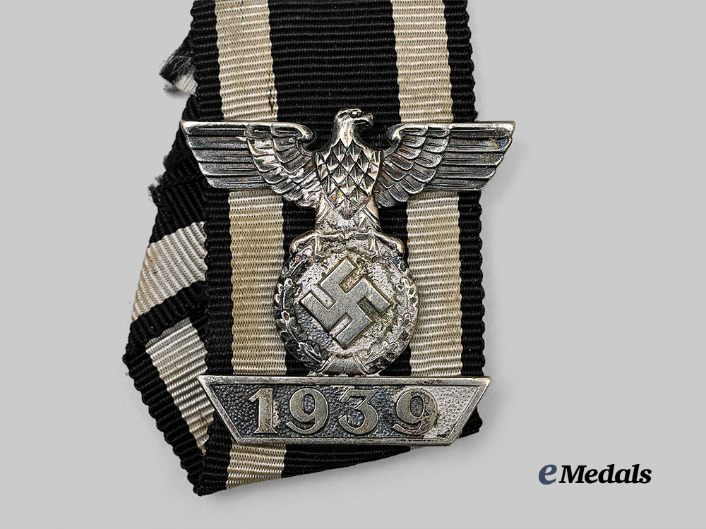 germany,_wehrmacht._a1939_clasp_to_the_iron_cross_i_i_class,_type2,_by_otto_schickle_e_medals__g64309_3