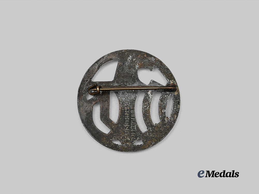 germany,_wehrmacht._an_auxiliary_member’s_badge,_by_c._e._juncker_e_medals__g64321_3