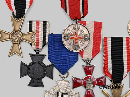germany,_third_reich;_imperial._a_lot_of_awards_for_military_and_civil_service_e_medals__g64339_4