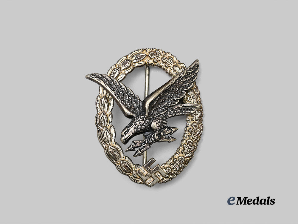 germany,_luftwaffe._a_radio_operator_and_air_gunner_badge,_type1,_by_berg&_nolte_e_medals__g64383_2