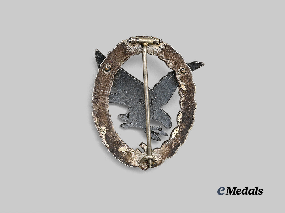 germany,_luftwaffe._a_radio_operator_and_air_gunner_badge,_type1,_by_berg&_nolte_e_medals__g64383_3