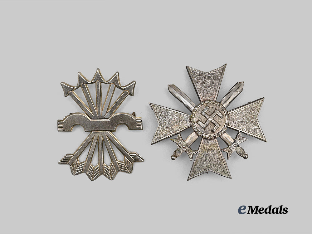 germany,_wehrmacht._a_pair_of_spanish-_made_badges_for_blue_division_veterans_e_medals__g64384_2