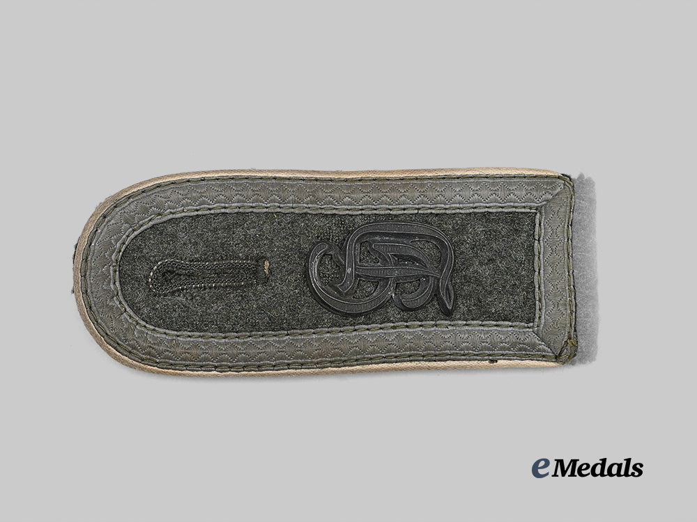 germany,_heer._a_großdeutschland_division_infantry_unterfeldwebel_shoulder_strap_e_medals__g64386_2