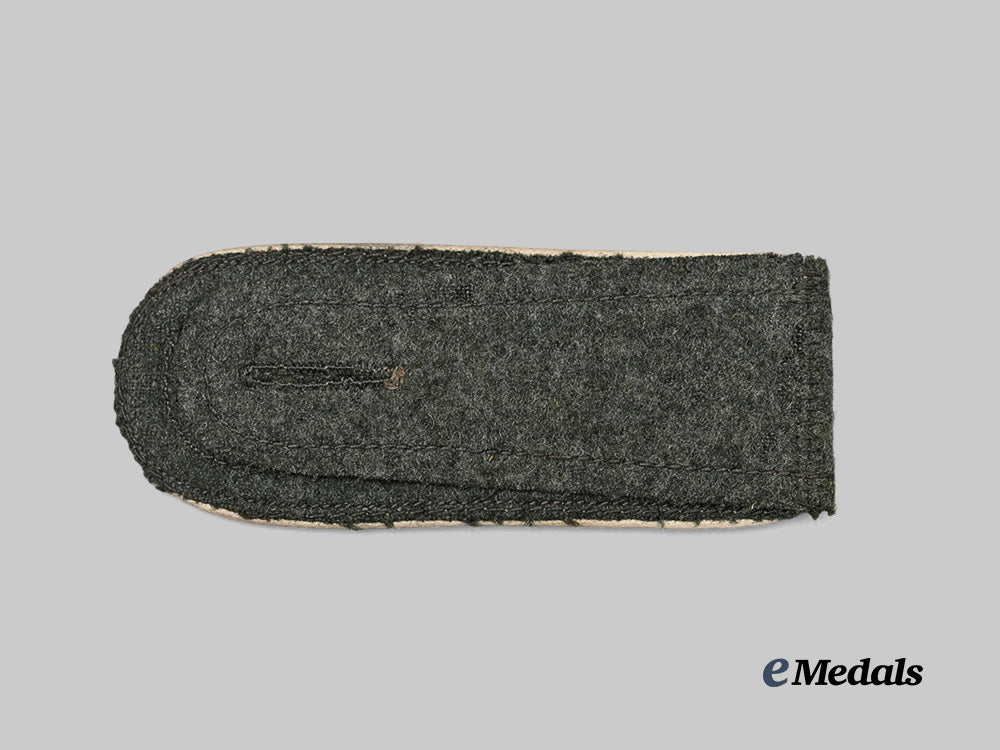 germany,_heer._a_großdeutschland_division_infantry_unterfeldwebel_shoulder_strap_e_medals__g64386_3