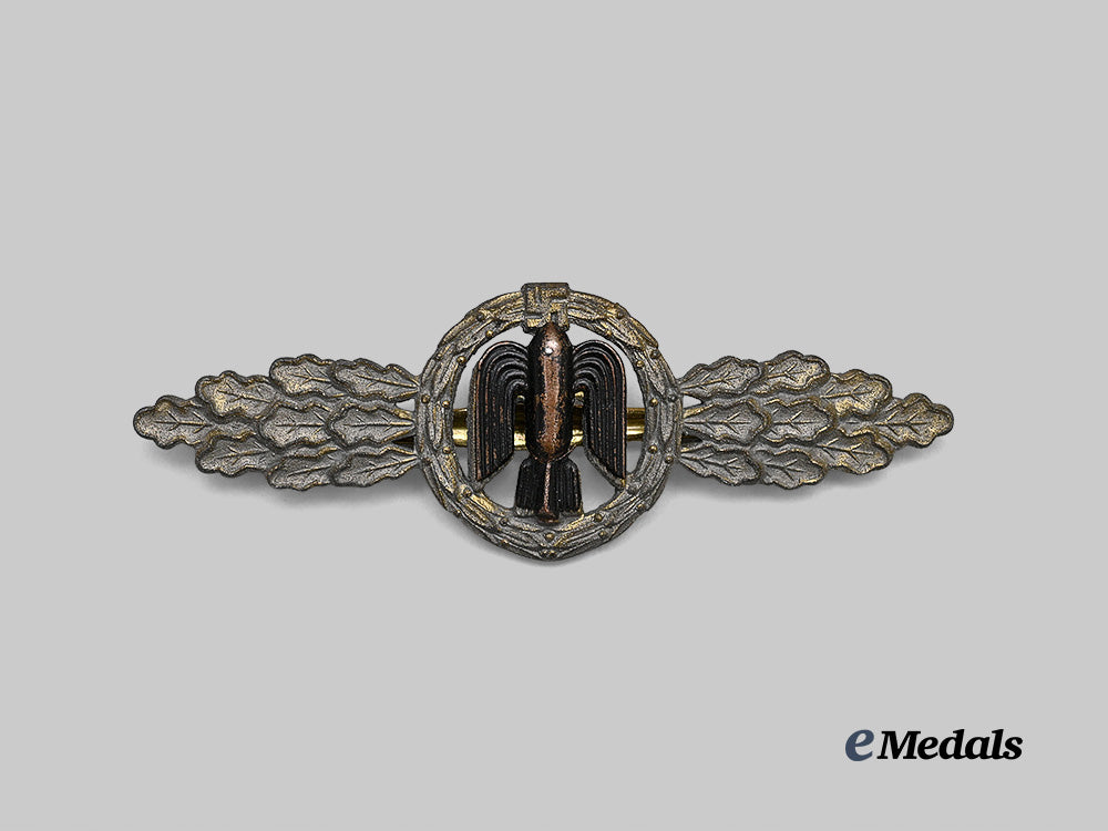 germany,_luftwaffe._a_bomber_clasp,_gold_grade,_by_a._g._m.u._k_e_medals__g64387_2