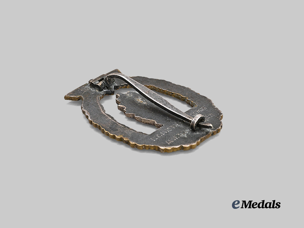 germany,_kriegsmarine._a_minesweeper_war_badge,_by_schwerin_e_medals__g64391_4