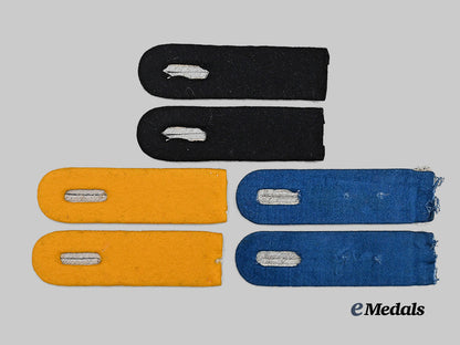 germany,_heer._a_lot_of_shoulder_boards_for_leutnant_ranks_e_medals__g64403_3