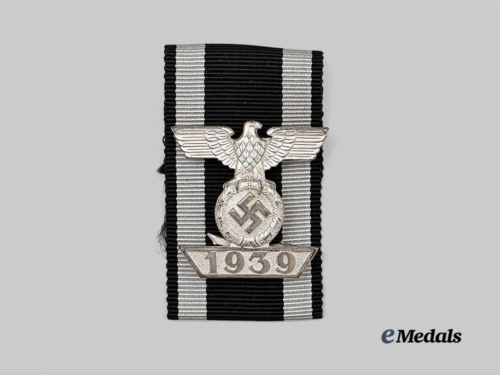 germany,_wehrmacht._a_mint1939_clasp_to_the_iron_cross_i_i_class,_type_b_with_case,_by_wilhelm_deumer_e_medals__g64412_4