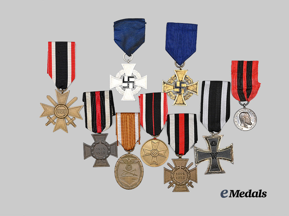 germany,_third_reich._a_lot_of_awards_for_military_and_civil_service_e_medals__g64417_2